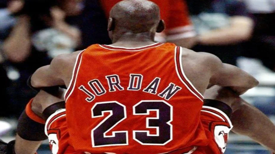 Michael Jordan's 1998 NBA final jersey sells for $10.1m - SpogoNews