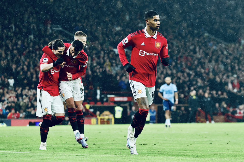 Manchester United defeated Brentford 1-0 in the Premier League