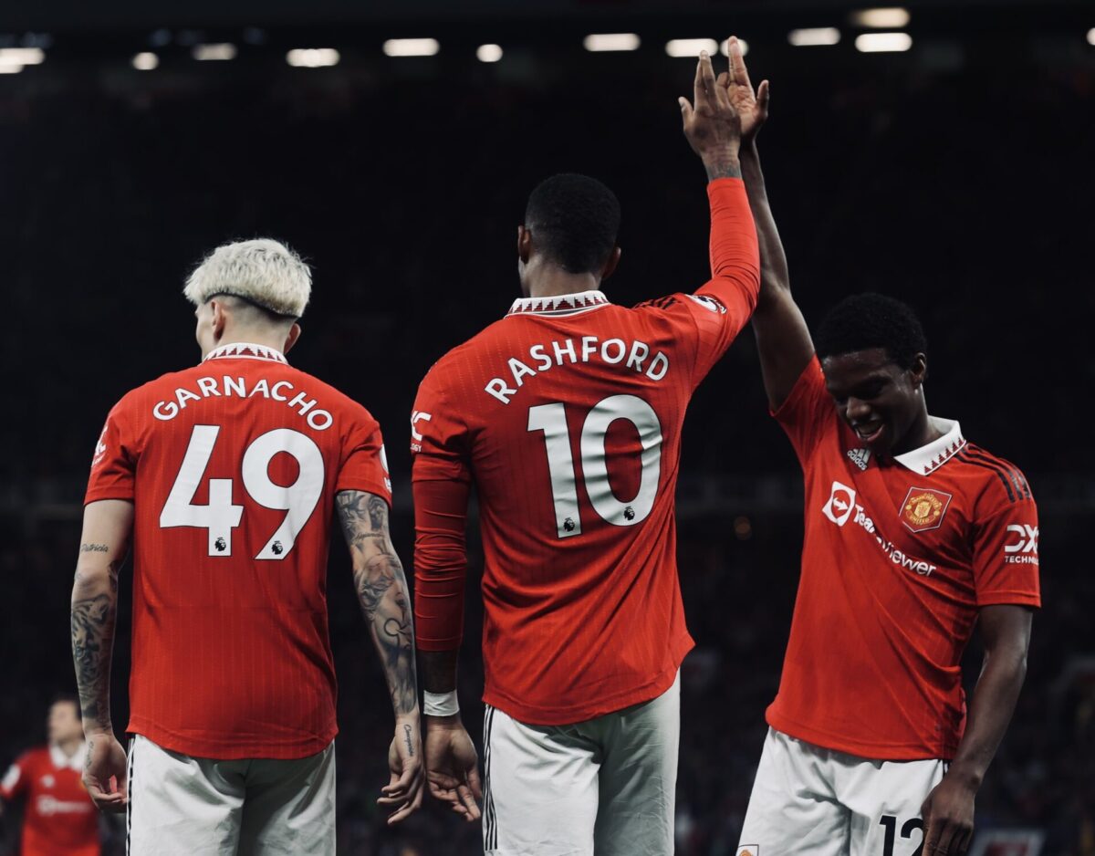 Manchester United defeated Chelsea 4-1 in the Premier League