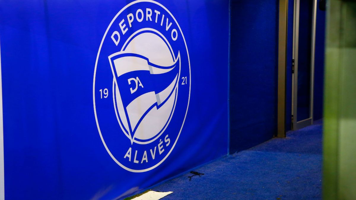 Deportivo_Alaves_1_762794f660-1 5 things you may not know about top-flight newbies Deportivo Alavés