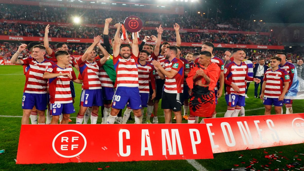 Granada_CF_Celebrations_1_2edd4e0715-1 Granada CF, UD Las Palmas, and Deportivo Alavés: Everything you need to know about the clubs promoted to LaLiga Santander