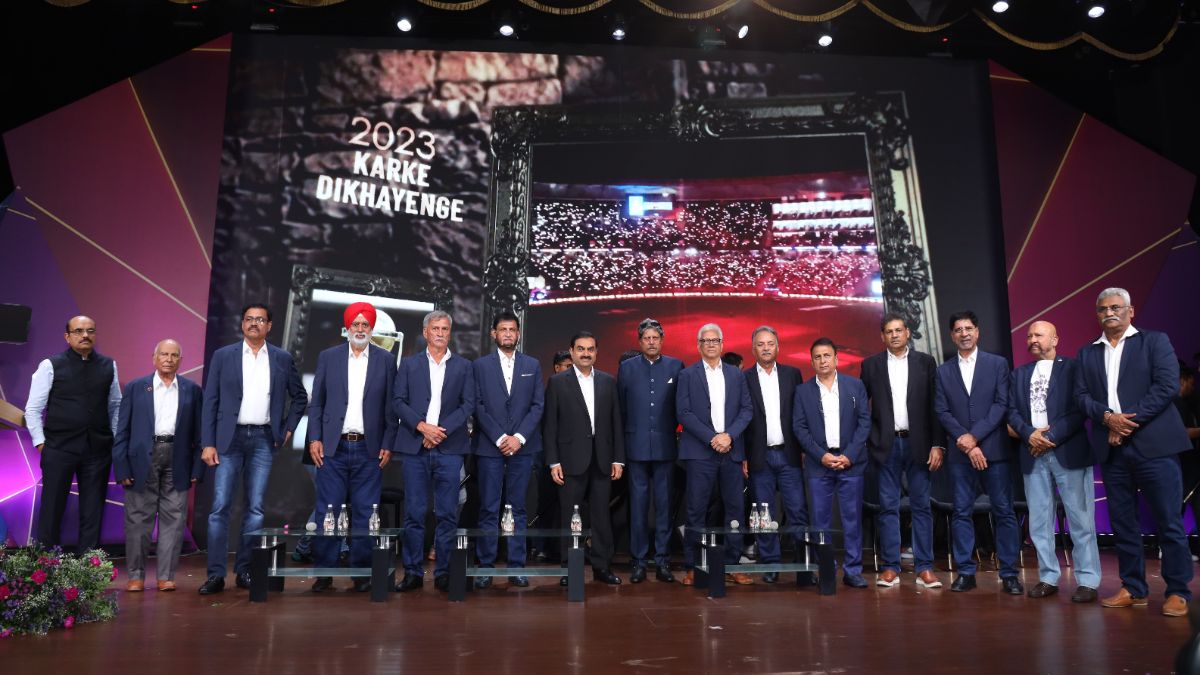 Team-83-with-Chairman-of-the-Adani-Group-Mr.-Gautam-Adani-at-the-launch-of-jeetenge-hum-campign-1 Adani Group initiates 'Jeetenge Hum' campaign for the 2023 Cricket World Cup