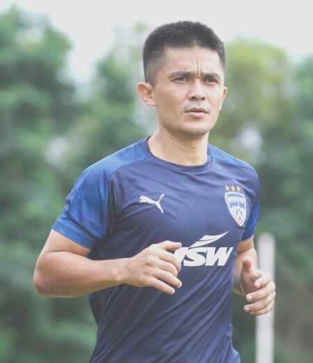 football-hi--sunil-chhetri-contract-with-bengaluru-fc--1688382037-450x522 Homepage Hindi