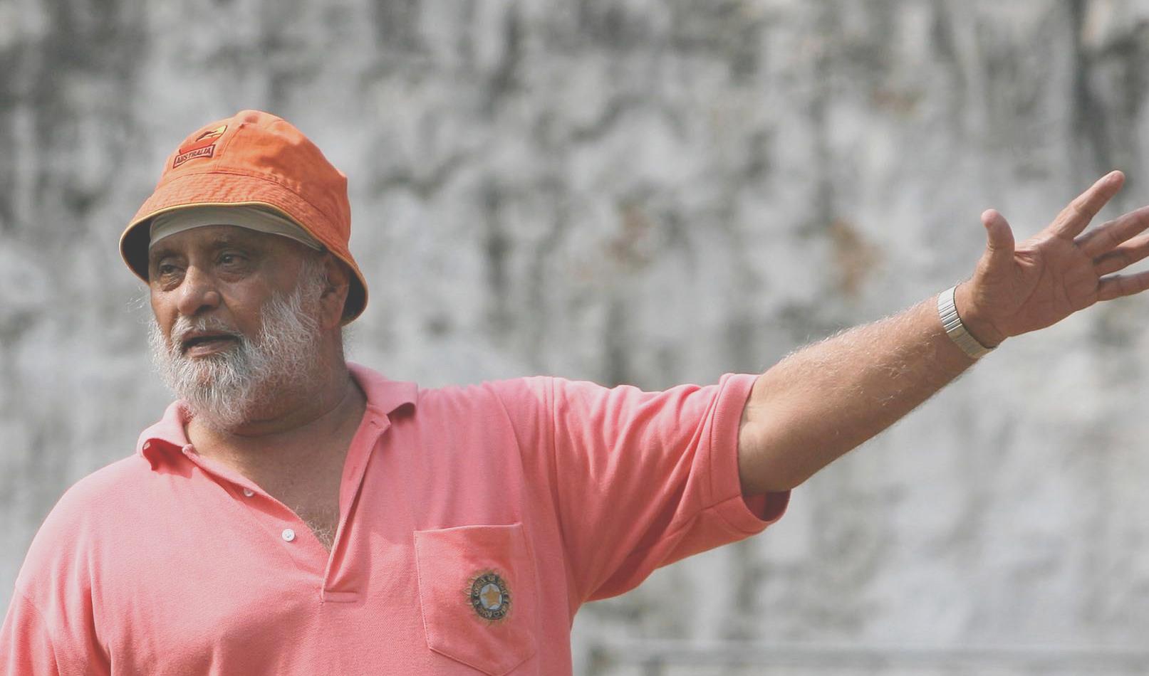 Bishan Singh Bedi's last rites attended by bevy of Indian cricketers