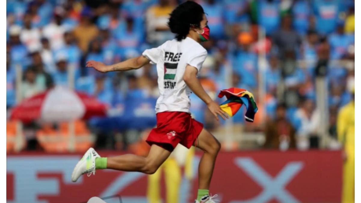 Man in 'Free Palestine' Shirt Storms 2023 World Cup Final Pitch