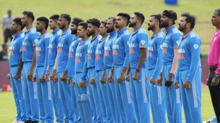 The-Indian-team-led-by-Rohit-Sharma-lines-up-for-the-national-anthem__-450x253 Homepage Hindi