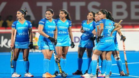 Indian-Womens-Hockey-Team-450x253 Homepage Hindi