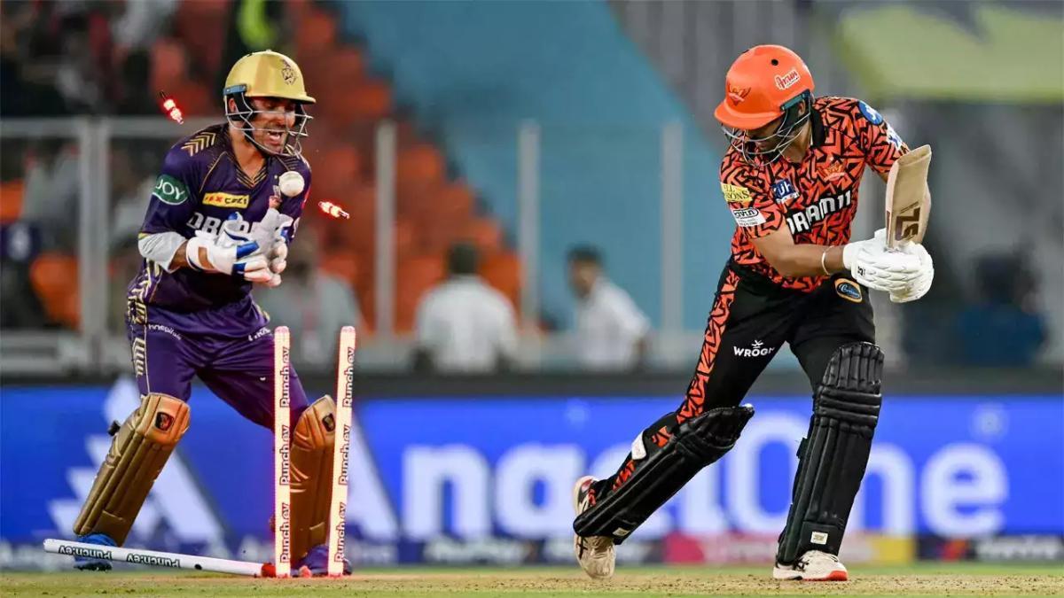 Sunrisers Hyderabad batting approach was puzzling: Gavaskar