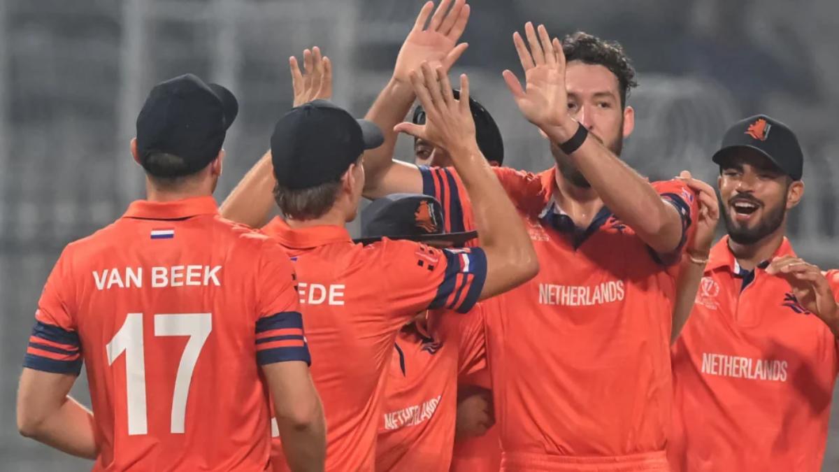 Netherlands opt to bowl against Bangladesh