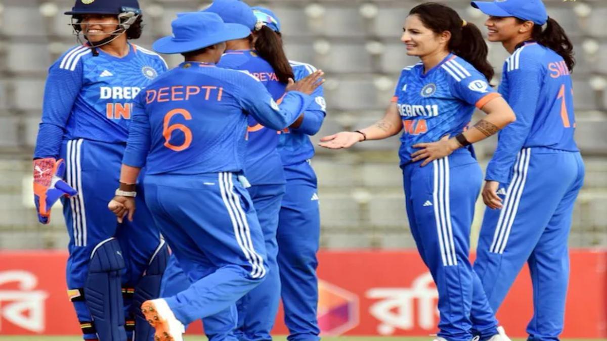 India Women opt to bowl against Bangladesh in 3rd T20I