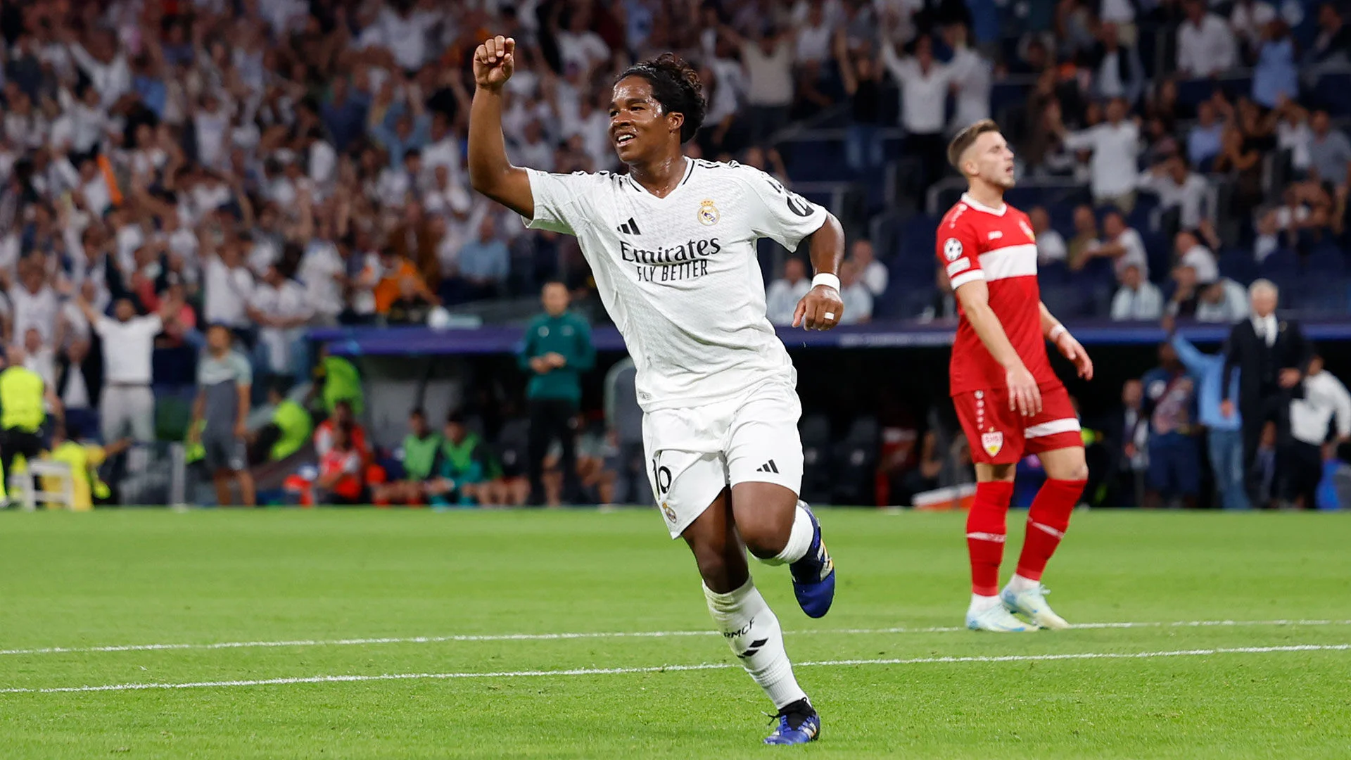 “Clear red card”: During Real Madrid’s triumph over Alaves, Endrick gives his opponent a kick to the groin but gets away with it.