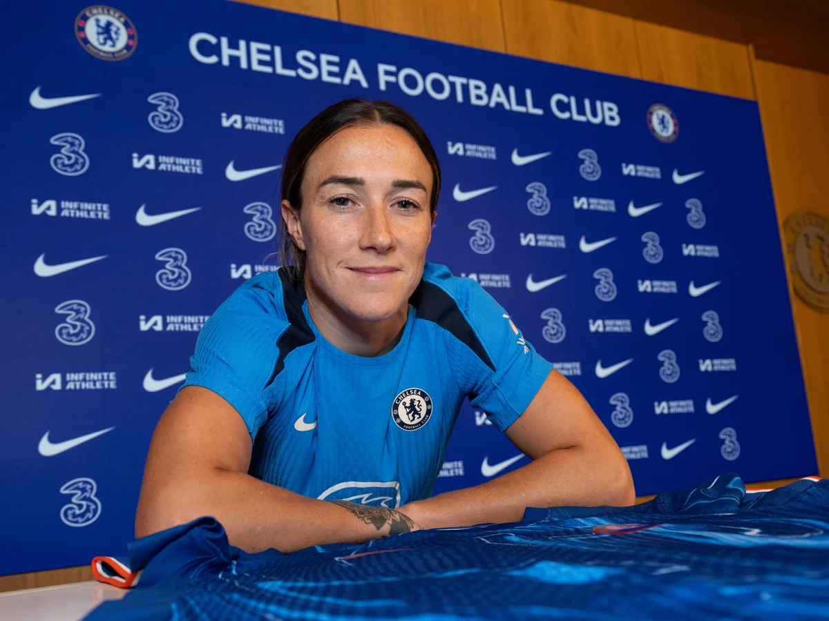 Lucy Bronze Confident Chelsea Can Secure WCL Glory