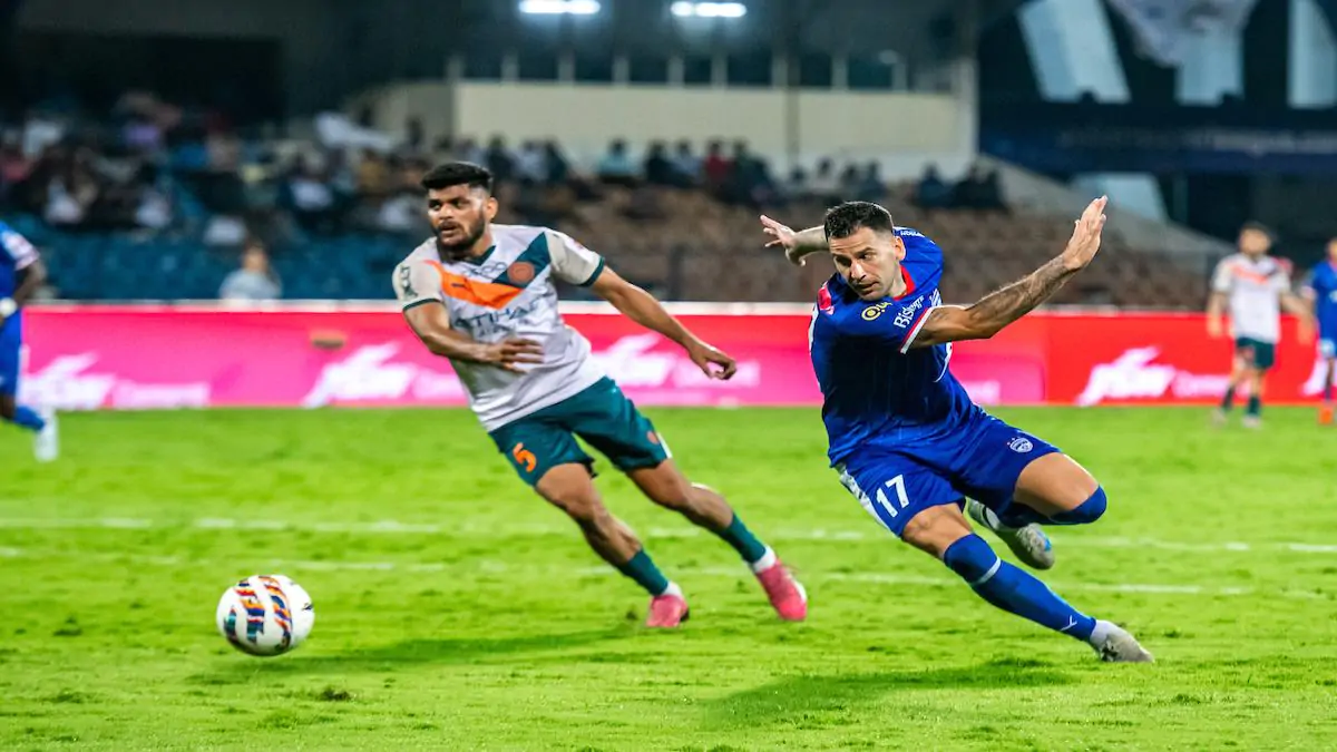 Mumbai City FC qualify for ISL playoffs after 2-0 win against Bengaluru FC