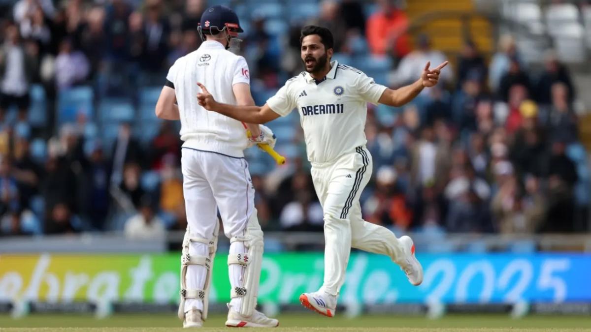 Thakur Strikes Twice to Revive India’s Hopes as England Closes in on Victory