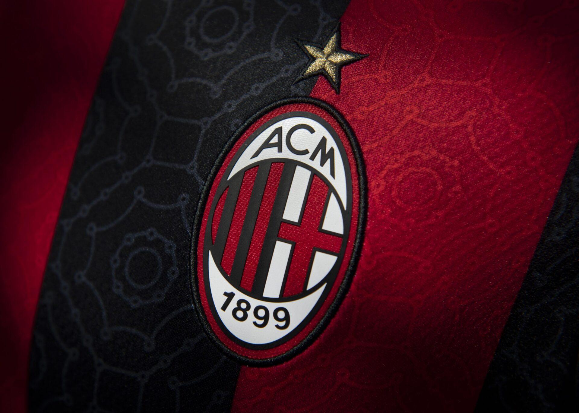 AC Milan Eyes Estupiñán to Replace Theo
